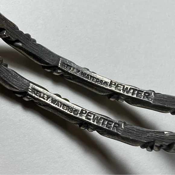 2 Vintage Kelly Waters Pewter Bangles - Picture 2 of 4